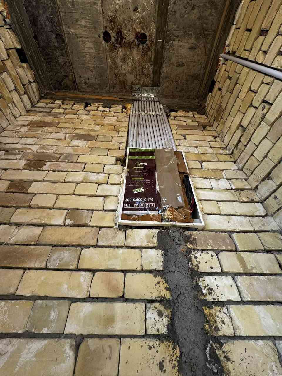 مساء الخير ناسنا الطيبه  
عل بركة الله جانب من اعمالنا 
حفر نزالات جداريه وتثبيت بوكسات 
شرح احد مواقع عملنا موضح بلصور 
موقع العمل بابل 
بادارة ابو روان شييخ الجبل

*********** 
شغلنه موضح بلصور حبايب كلبي ⚡️⚡️⚡️
