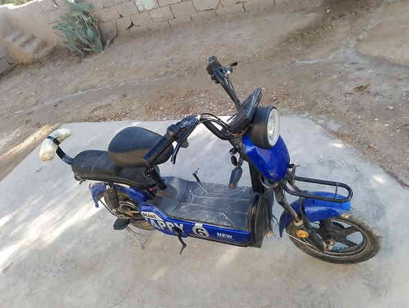 سلام عليكم بايسكل شحن للبيع مستخدم شهر واحد وحتركت بطارياته نضافه فول المكان واسط الدجيلي قرب المام المحسن/ع/ السعر 250وبي مجال الرقم ***********
