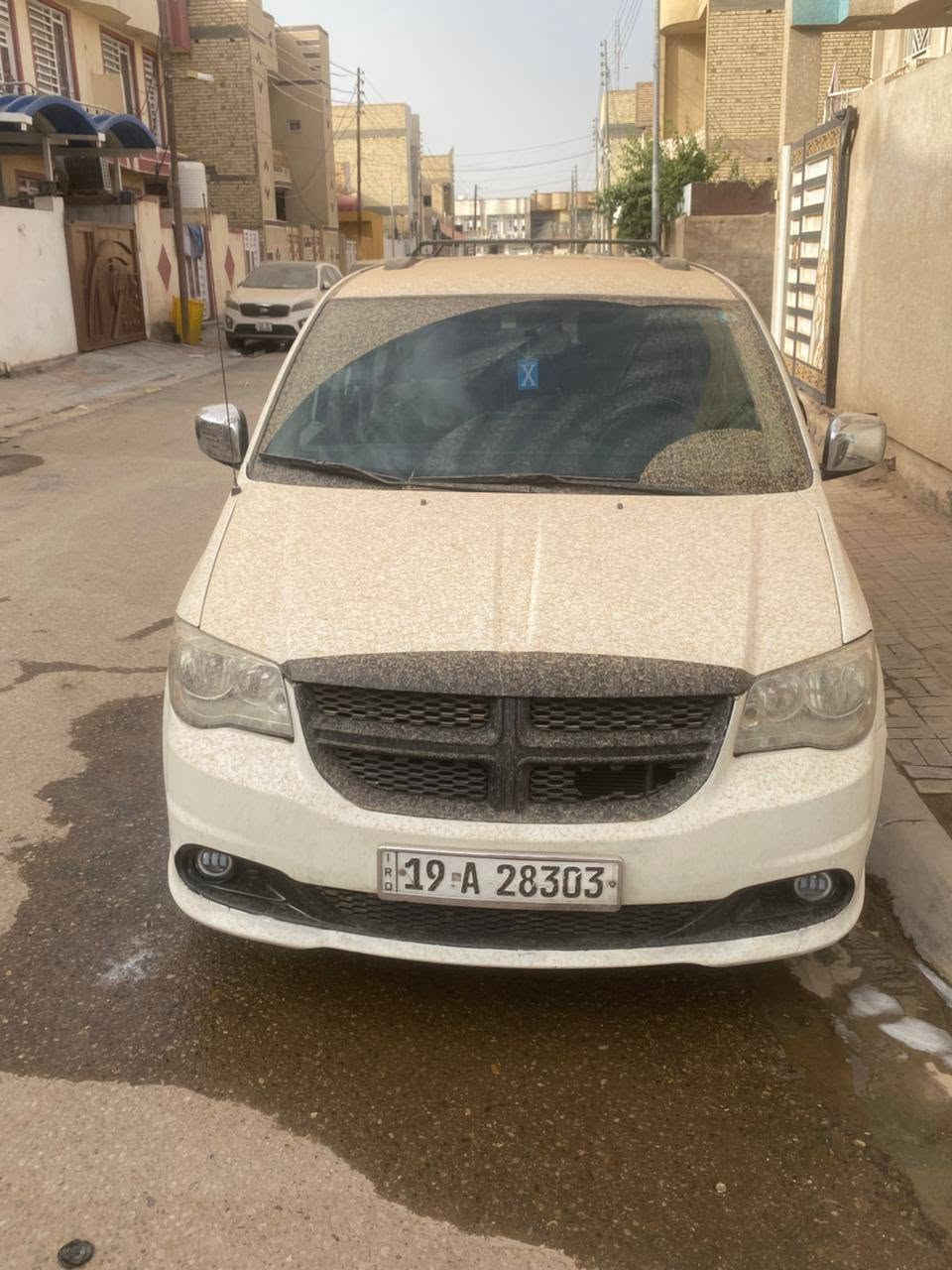 سلام عليكم اخوان للبيع سياره دوج كرفان SXT نص فول  موديل 2012 رقم كربلاء الإنكليزي ✅
مواصفات السياره 
جام كهربائي6✅
زعانف✅
منضومه زينون كامله ✅
ونظام ايوكو ✅
شاشه جبيره اني شاده ✅
تبريد 3 قطع ثلج 🥶🥶
السياره عليه حداديه كامله الامامي وخلفي كله جديد وبراد دهن وفيت بم وادامه عليه السياره كامله بلكات كامله السياره نضافت السياره 100%100✅
السياره بيه تخم تايرات وباتري جديد وعليه هورنات طاط ملكي مال يوكن ✅
7راكب ✅
لون الداخل بيجي ملكي ✅
البيان ميكانيك✅
السياره بيه تشغيل عن بعد ✅
محرك السياره 3.600 كفاله ترايك وين ما تريد 
كير خير من الله 
سعر السياره 125وبيه مجال 
حادث سياره من امريكا كلين موجوده الصور ايرباك واحد طاك مال دشبول بس بل عراق صار بيه ضربه بستوته صار بيه جاملغ وبنيد صبخ 
ومراوس بيكم هايلوكس حته لو انطي فرق 

ماعجبك السعر لاتكسر بحلال الناس....
هاذه الرقم واتصل لا اتعبك ولا تعبني لان السياره حلوه وتعبان بيه  ***********
