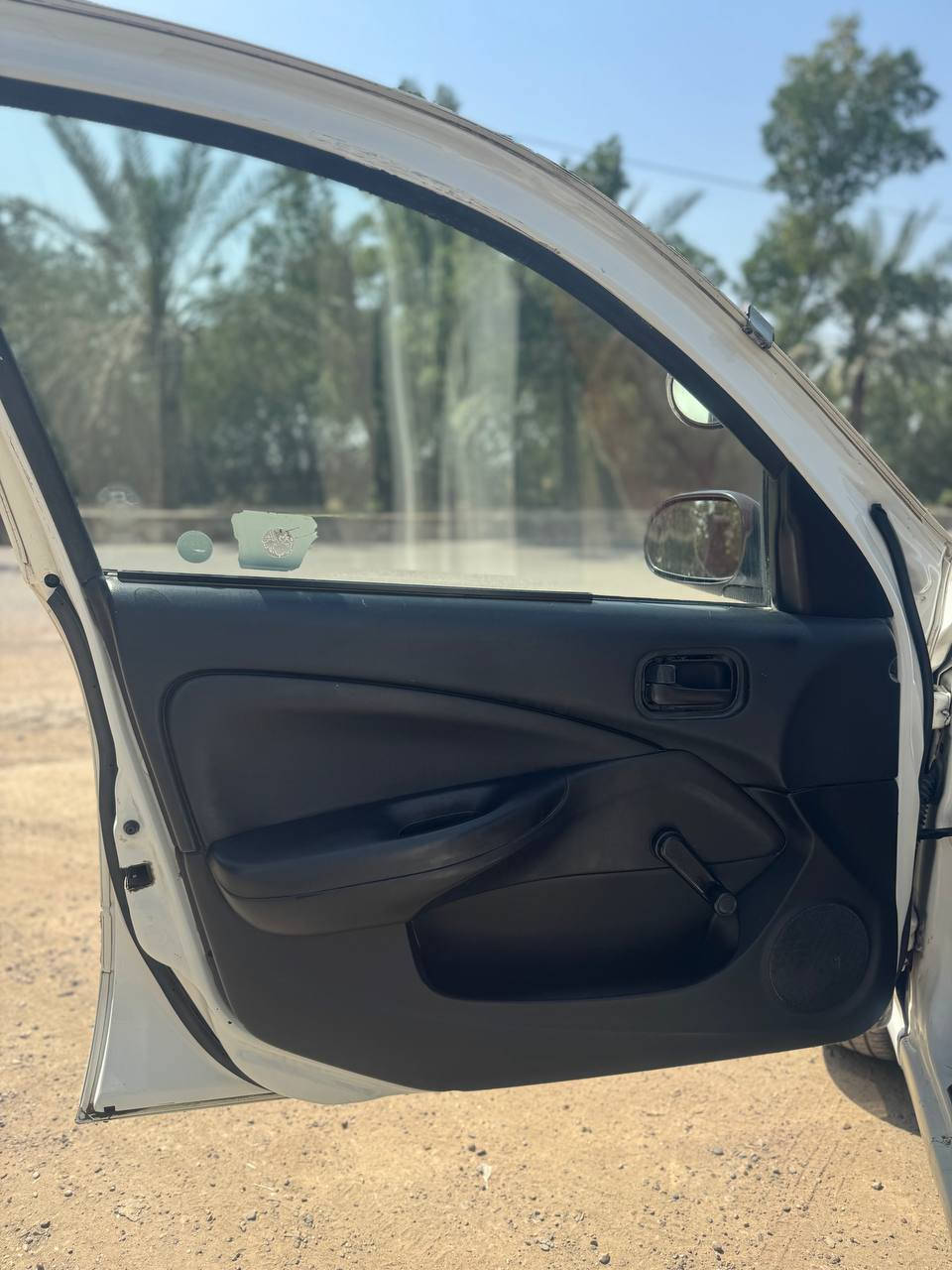 شلام عليكم
نيسان سني موديل 2005 ياباني 🇯🇵 
رقمها بغداد اربع ارقام حلو تحويل ثاني يوم 
سياره كير مكينه تبريد 
تايرات خمستهن نضيفات حيل نضيفات 
سياره خير من الله تجي وتشوف بعينك 
سياره بيها ضربه بل جاملغ الخلفي السايق ومصلح  بدون دواخل 
وجاملغ امامي  جهت الصدر انطخ مبين بل صوره 
سياره نقصها شي بصيط اكثر تفاصيل 
سعرها 77 ورقه 
 ‏‪***********‬‏ ابو دريس
