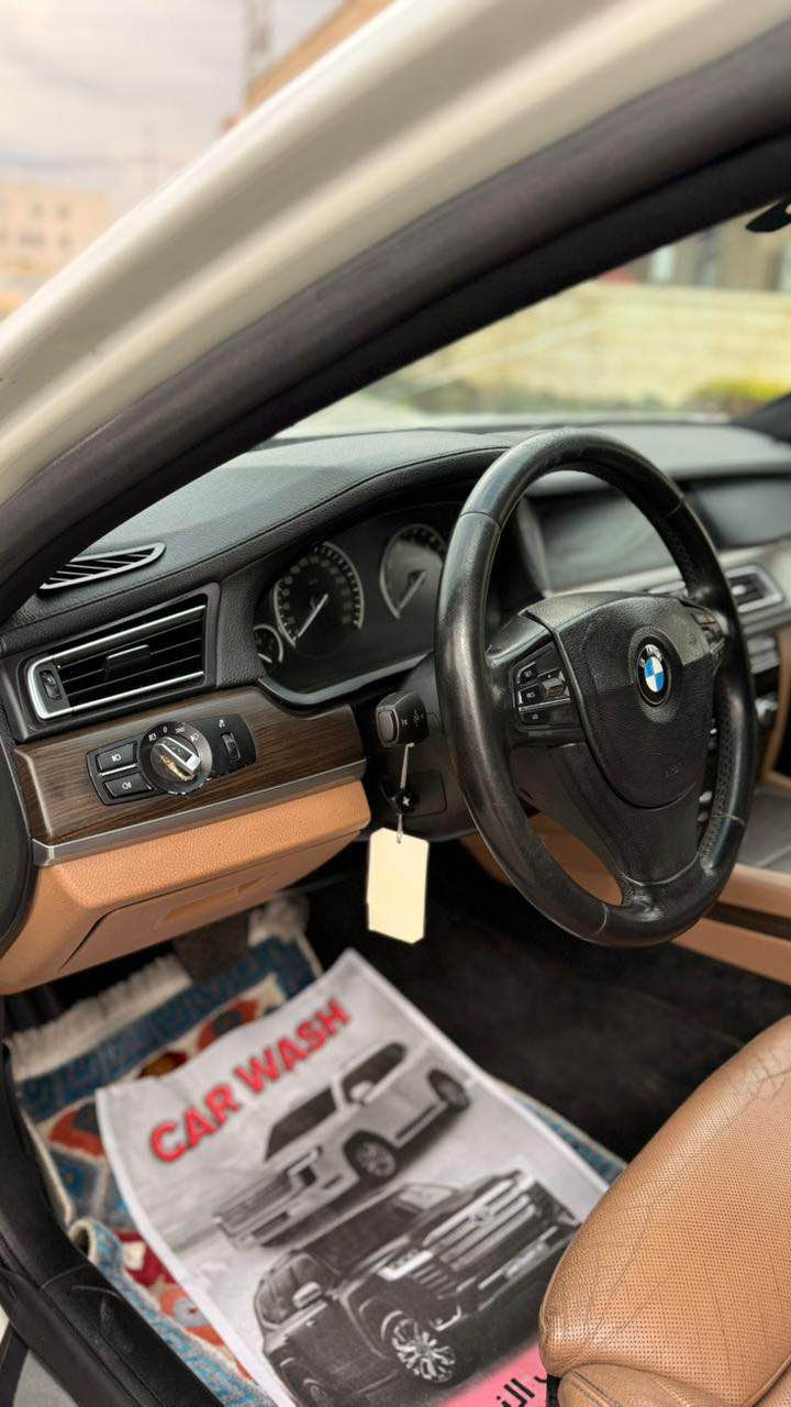 BMW 740i 2012
🔱.                 📦✅                    ⚜️
BMW / 740i /VIP🔱

لیزەر دوبەی 🔻
داخیلی vip🔻
شاشە گەورە ماپ🔻
٥ پەردە🔻
سوکان کارەبای🔻
کامیرا (٣٦٠)دەرەجەیە 🔻
بەسمە🔻
سلایت گەورە🔻
ناو قەیسی 🔻
کامل سێرڤس بۆ کراوە🔻
 کوشن مەساجە 🔻
پشت و پێش حساس 🔻
ئۆتۆ هۆڵد ئۆتۆ پارک🔻
٣ گێڕ🔻
کوشین خزنە🔻
٣مۆدە » نرماڵ + سپۆرت + سپۆرت بڵاس🔻
گوشن کارەباری و جلد🔻
تحدید سرعە🔻
هەموو شتی لەسەر دەقی شەریکە ماوەتەوە🔻
دوو شاشەی دواوە🔻
مواسەفات تەواو نابی ⛴️
دینارێک مەسروفی تیا نییە🔻
شوین 📍هەولێر🔻
‎📞ژمارەی تەلەفۆن :[***********]
نرخ (82)💵 أربيل, العراق
