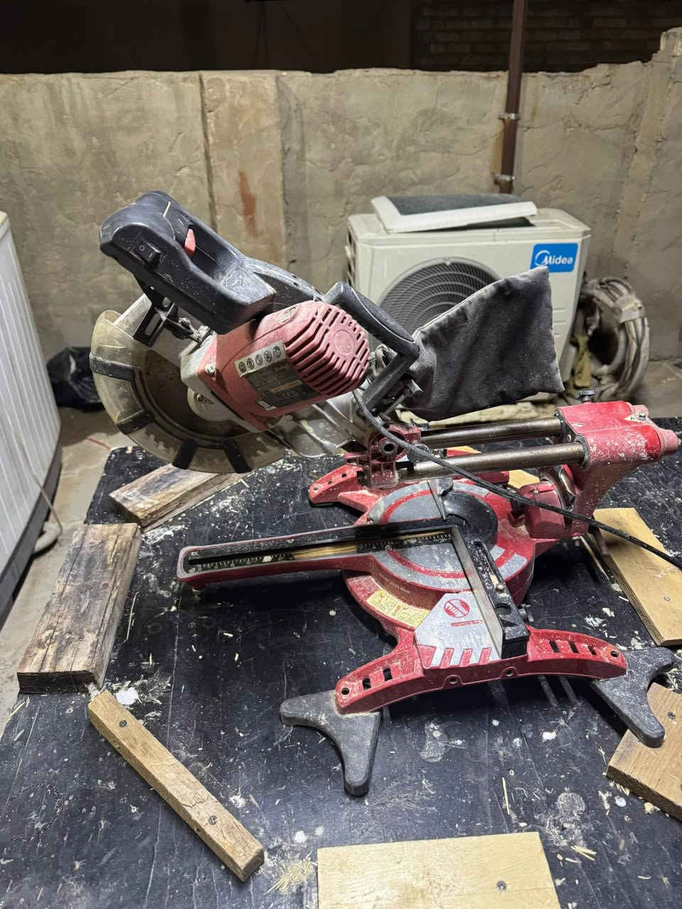 يا الله كتر خشب والمنيوم قيم واخذ


**إذا كنت صاحب هذا الإعلان وتريد حذفه لأي سبب، رجاءا أرسل رسالة إلى الدعم الفني**