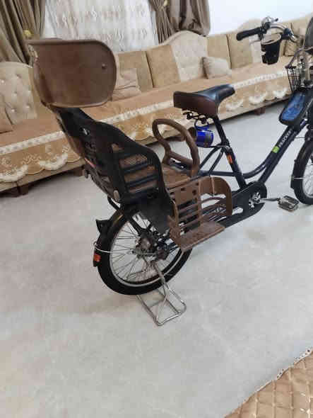 برجستون كله بلاد نظيف
ماماشي مضموم اكو غراض بعده ماشادهن حساسات
***********
