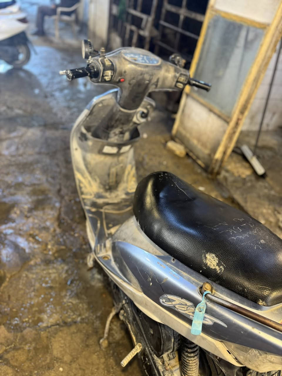 السلام عليكم ماكس منغولي مبدل بيها بس ولفات بيها نواقص بسيطه /شلعه معدل طيران  ختم واحد  / السعر خاص او الاتصال على الرقم ***********
