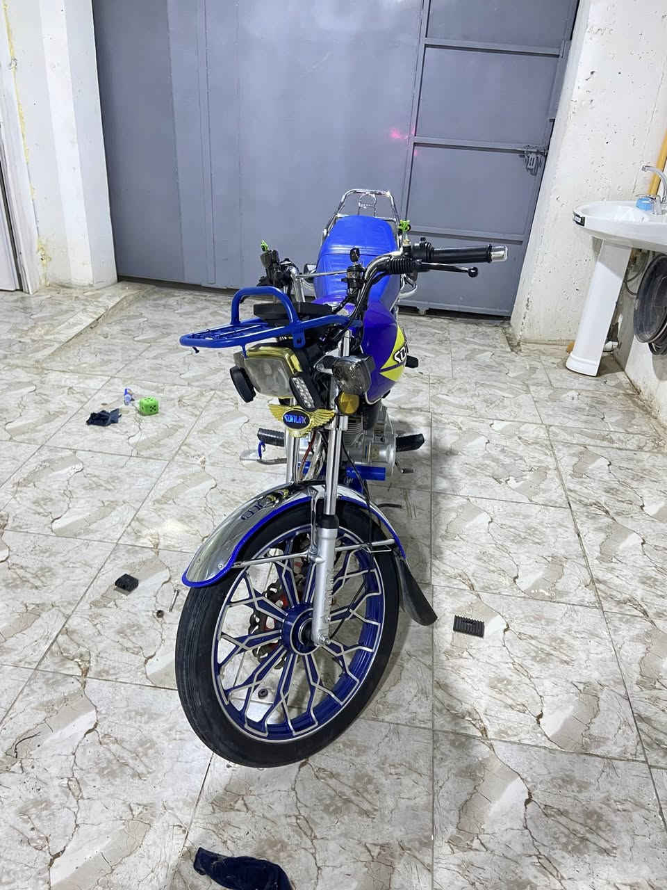 السلام عليكم 
للبيع سيفان سونلينك 2024 
محرك حجم 200 cc
كهربائيات كلها شغاله 
سعرها 675
الدراجه مال جناي كفاله عامه ما عايزها ربع


**إذا كنت صاحب هذا الإعلان وتريد حذفه لأي سبب، رجاءا أرسل رسالة إلى الدعم الفني**