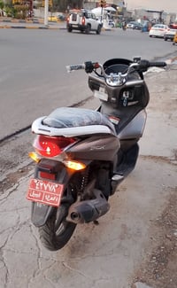 السلام عليك درجه PCX جيل اول البيع درجه مكينه برغي مافتوح بيه كهربائيا...