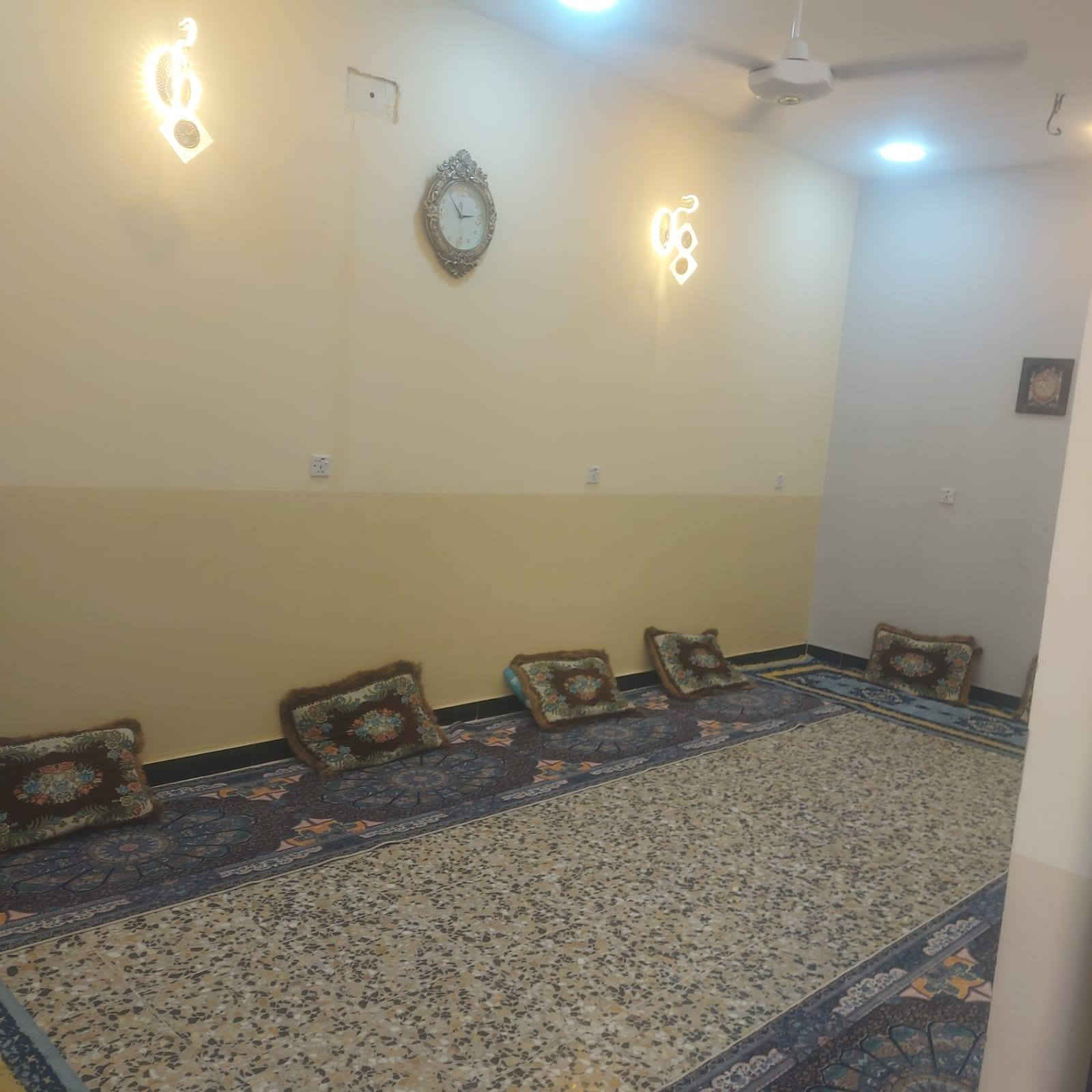 السلام
عليكم بيت للبيع زراعي سند 25 
مساحة105
غرفه نوم +استقبال+صاله +مطبخ+صحيات السعر 105 وبي مجال المو شراي لايدخل خاص ويتعبني ***********🤍
