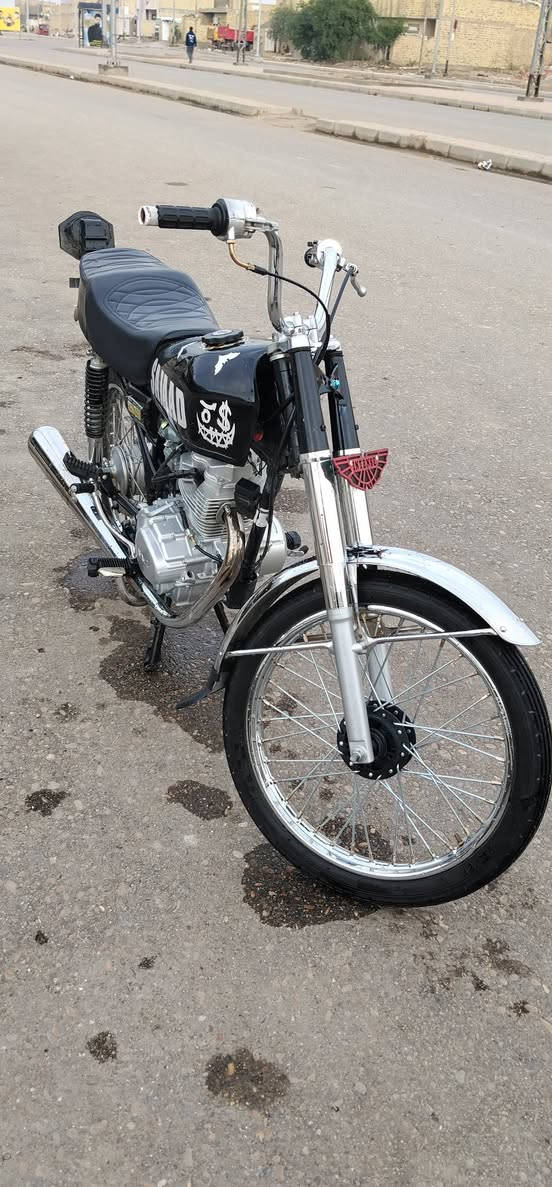 سلام عليكم دراجه تعمير صارله شهر من عمرته دراجه ما ناقصهاا شي الله وكيلك سعر 700وبيهاا مجال تصل وتدلل***********
