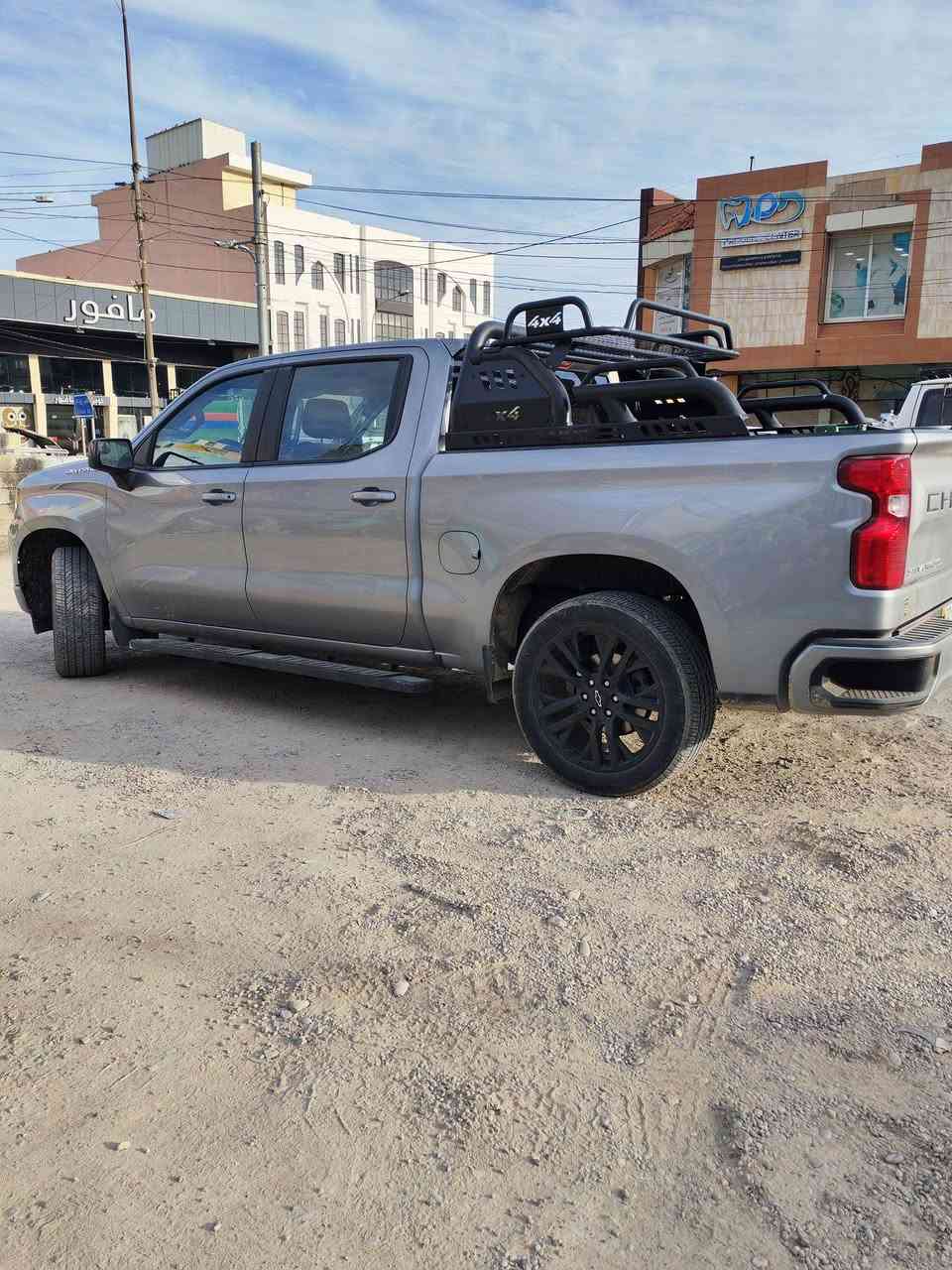 سلفرادو 2023 سياره جديده مواصفاتlt معروف فور ويل محرك ٤ سلندر توربو ماشيه ٣٠ الف كم بيه قطعتين صبغ بدون دواخل سياره جاهزه السعر 310 وبي مجال للطيبين مكاني اربيل *********** واتساب
