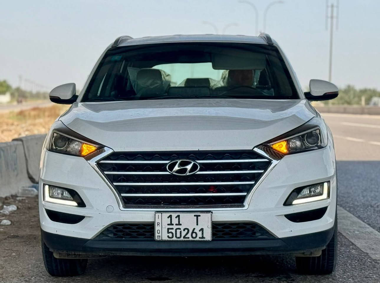 توسان خليجي 2020 مكفولة
مكينه 2000 دوش 
السياره فول مواصفات عدا البنراما
بصمة تشغيل + بصمة بيبان 
ثلاث وضعيات قياده 
مري شفط + اشاير بلمري 
فول تحكم ستيرن 
كشنات اماميه كهرباء 
قطعتين تبريد 
وبقية المواصفات المعروفه 
السياره جاهزه وبدون اي نقص 
السعر / 187 
العنوان / سيديه 
للأستفسار /***********
