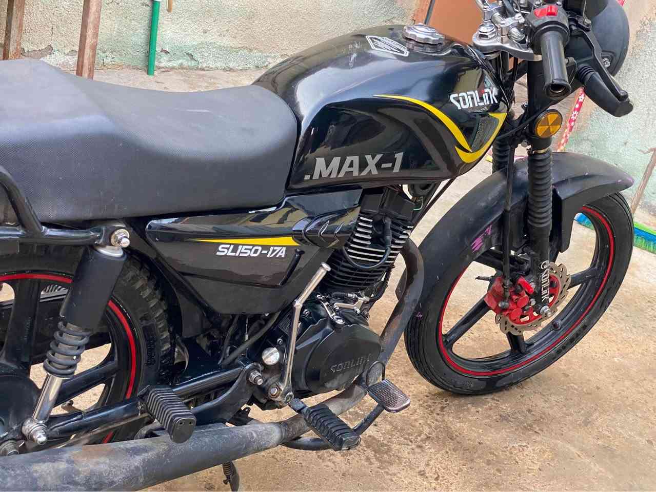 دراجه سونلنك MAX-1

محرك 200 خمس نمر 
كهرباىيات شغاله 
دراجة مداخله تصليح 

السعر 750 بي مجال بسيط الشراي يتفضل

مكاني بغداد قرب فلكة 83 بغداد, العراق


**إذا كنت صاحب هذا الإعلان وتريد حذفه لأي سبب، رجاءا أرسل رسالة إلى الدعم الفني**