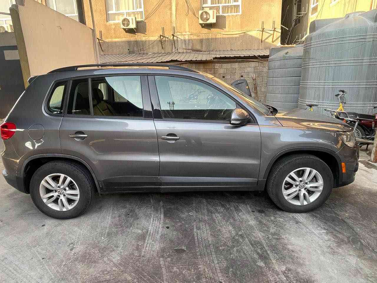 تيكوان ٢٠١٧ مواصفات امريكي سياره موجود باربيل رقم سنويه هزه كله جديد مكينه ٢٠ تيربو بيها ٥ قطعه صبغ بجم والخلفي كبس ايرباك سقف طاك كهربائيات كير والمحرك كله بشرط مامفتوح استفسار ع هذا رقم *********** أربيل, العراق
