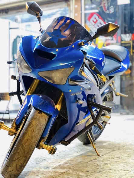 السلام عليكم كاوسكي 2004-636 كصة اوله مكينتها صفاره الدراجه مابيه اي نقص كبل للشارع جيب فيتر وافحص 
البياع - تقاطع درويش 
 *********** للستفسار اتصل خاص ما متواجد
