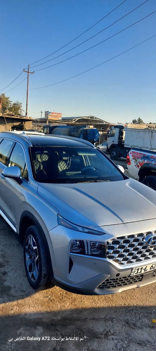 سنتافيا 2022بلك إن هايبرد ٢٧٠ حصان
رقم بغداد وارد امريكي مكفوله من التبديل سوى الدعامية محرك ٤سلندر 
المواصفات:-
١- مفتاح ذكي بصمة + التشغيل عن بعد 
٢- بانوراما فتحة سقف
٣- كير بنظام الازار المنفصلة الاصدار الجديد ( بيانو) 8 نمر
٣- كير ماوس ثانوي لأوضاع القيادة / Drive Mode ‏- Comfort 
Smart -Sport 
٤- نظام HTRAC الحديث دفع رباعي
٥- الصندوق كهربائي ذكي يفتح عند الاقتراب
٦- هاند بريك بصمة 
‏٧ - Auto Hold  أوتو هولد
٨- خاصية ISOFIX   ايزو فكس قفل الاطفال
٩- نظام مانع الانزلاق
١٠ - نظام نزول المنحدرات
١١ - نظام اطفاء المحرك (A) ذاتيا في الازدحامات لتوفير الوقود
١٢- شاشة تدعم Apple Car play و Android وبلوتوث مدمج والأوامر الصوتية
١٣- الداشبورد الكتروني بانماط متغيرة حسب وضعية القيادة
١٤- الشاشة الوسطية حجم كبير ١٢ انج مع دعم الملاحة بالخرائط GPS وبوصلة للاتجاهات
١٥- شاحن هاتف wireless
١٦-  مخارج شحن USB وتشغيل الميديا
١٧- منافذ للطاقة كهرباء 12فولت ومنفذ 110 فولت
١٨-  المرايا الجانبية قابلة للطي + نقطة عمياء + هيتر + اشارات
١٩- مرايا جانبية بخاصية الترحيب والفتح عند الاقتراب والاضاءة في الضلام
٢٠-  الصندوق كهربائي ذكي يفتح عند الاقتراب
٢١- حساسات ضغط الاطارات 
٢٢- حساسات أمامية / جانبية /خلفية
٢٣-  كامرة اضافية لتقنية منع الخروج عن المسار
٢٤- ميزة التوقف الذاتي للمركبة منعا للاصطدام عند القيادة او الرجوع
٢٥-  المركبة تعيد نفسها للمسار الصحيح عند عدم الانتباه
٢٦- لايت زينون رباعي العدسات بتقنية High Beam الانارة الذكية + LED  نهاري 
٢٧- بك لايت LED مميز مدعوم بتقنية ضد الضباب لاوضح رؤية للمركبة
٢٨- خاصية دعم الكاميرات عند تشغيل الإشارة الجانبية لرؤية الزوايا العمياء
٢٩- كاميرا دوارة 3D تفاعلية متعددة الاوضاع
٣٠- اضاءة داخلية LED تقنية Ambient Light متعددة الالوان 
٣١- مرآة داخلية بخاصية التعتيم الذاتي 
٣٢- سستم صوت هارمن كاردن 10 سماعات محيطية مع دمام وتويترز 
٣٣-  نظام القيادة الذاتي الذكي في الشوارع المخططة 
٣٤- مثبت السرعة Cruise وميزة التباعد عن المركبات
٣٥- خاصية المايك للسائق للتحدث مع الركاب في الخلف
٣٦- حساس حراري بسقف السيارة بتحذير صوتي في حال نسيان الاطفال في المركبة
٣٧- قفل الابواب والنوافذ / خاصية عدم العبث للاطفال
٣٨- القفل المركزي للابواب وعدم الفتح عند مرور مركبة بشكل قريب من السيارة 
٣٩- مقعد السائق خاصية الخزن وميزة الخروج المريح عند الاطفاء
٤٠-  المقاعد الامامية كهرباء  + تدفئة
٤١- المقاعد الخلفية تدفئة
٤٢- الداخل جلد بلون مميز تطعيم الدواخل
٤٣- ستائر جانبية 
٤٤- ستيرنغ من الجلد حياكة مع تحكمات 
٤٥- شفتات رياضية بالمقود
٤٦-  التبريد والتدفئة تحكم شاشة وتحكم يدوي ايضا
٤٧-  التبريد امامي خلفي مناخ منفصل
٤٨-بردات أبواب خلفية  وكذلك في الصندوق
٤٩- قبضات أبواب ألمنيوم مع خاصية الانارة ليلا
٥٠- حساس لمس ابواب لفتح وغلق باب السائق والراكب
٥١- ماسحات امامية حساس / تشغيل تلقائي وسرعة حسب غزارة المطر
٥٢- ماسحة خلفية حساس /  تشغيل تلقائي عند المطر
٥٣- اريل نفكيتر مدمج بتقنية التقاط بث الراديو HD
الاربيكات كلها سليمة
ماشية ٣٩ الف ميل
فيها صبغ ٤ اصابع بجزءمن البنيد
وفي امريكا فيها الجاملغ خلف الصدر فيه صبغ من دون معجون أو سمكرة
سعرها ٢٤٠$
مكان السيارة كربلاء
***********
