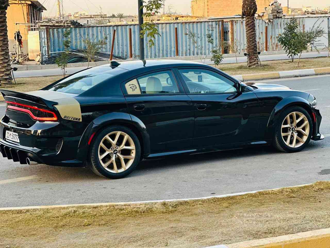 السلام عليكم
من رخصة الادمن
جارجر 2016 
رقم بغداد مميز بسمي 
ضررها جاملغ صبغ 
وبنيد محدث محدثه واي بدي 
مكاني بغداد العامريه
السعر 175 وبيها مجال
رقم تلفوني ‭0782 700 4000‬
