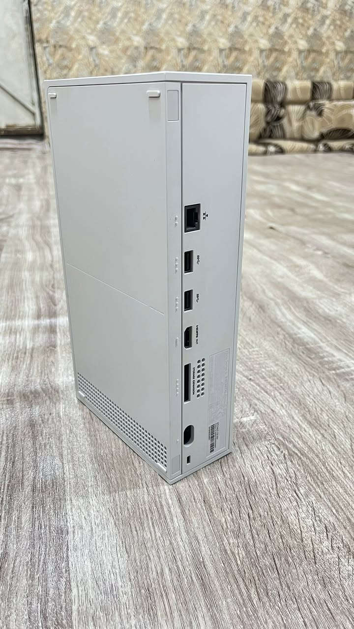 للبيع Xbox Series S سعة 512GB
استخدام الجهاز خفيف ومحافظ عليه، وما مفتوح ولا مصلح ولا بي أي عطل، ويشتغل بصورة ممتازة.

المرفقات:

• اليد الأصلية

• جميع الكيبلات الأصلية

• الكارتون الأصلي

• اشتراك Game Pass لمدة شهر

سبب البيع: طالب سادس وما عندي وقت ألعب.

السعر: 400,000 دينار عراقي وبيه مجال بالمعقول.

فحص وتجربة الجهاز .

العنوان 📍:البصرة الكباسي

للاستفسار:

***********
