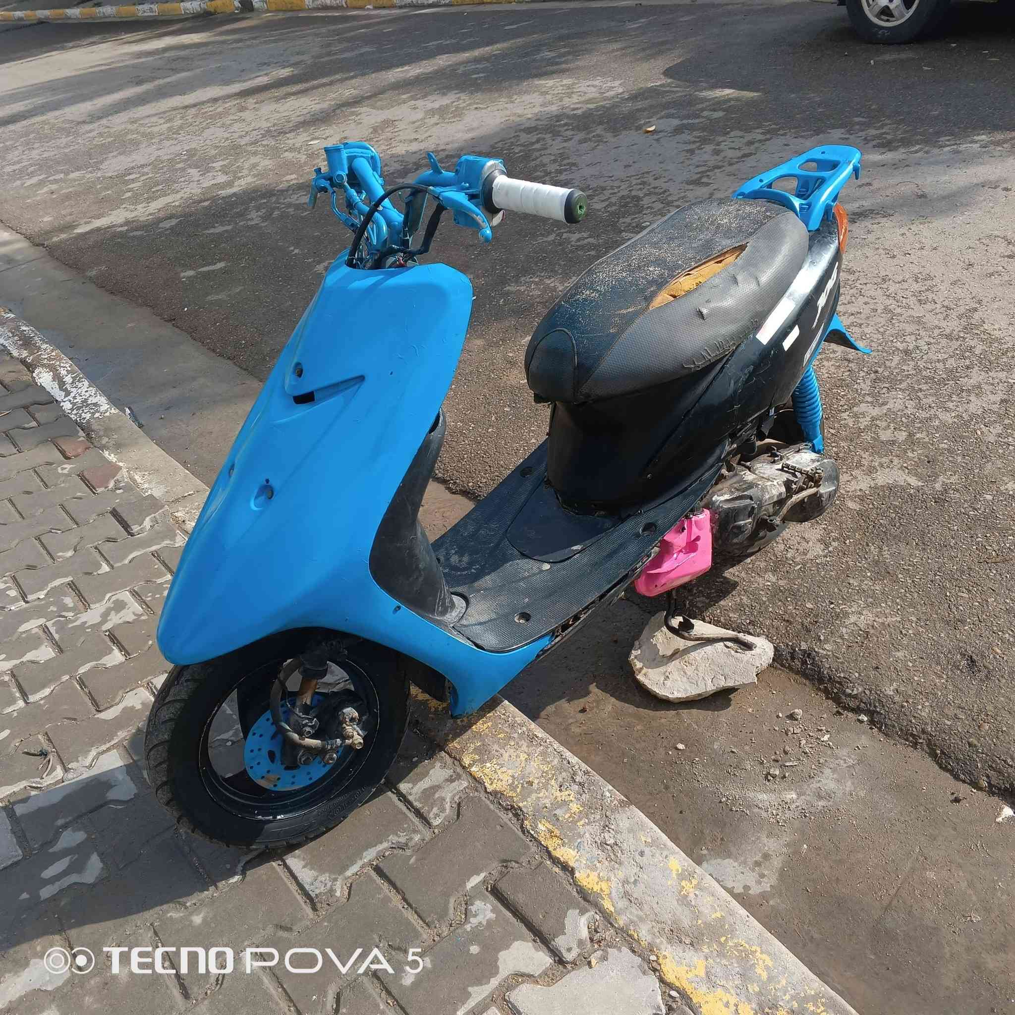 سلام عليكم دراجه
60 شغاله كلشي ميحتاجله بس جوزه تجي تشغل وتطلع  سعر 125 مكاني بغداد الحسينيه مال راشديه رقم بي وتساب***********
