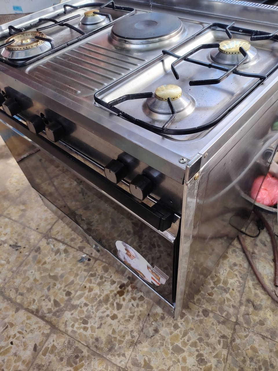 للبيع عشتار الاصلي عالفحص كلة شغال ستيل نظيف  موسع السعر ١٢٥ كربلا ***********
