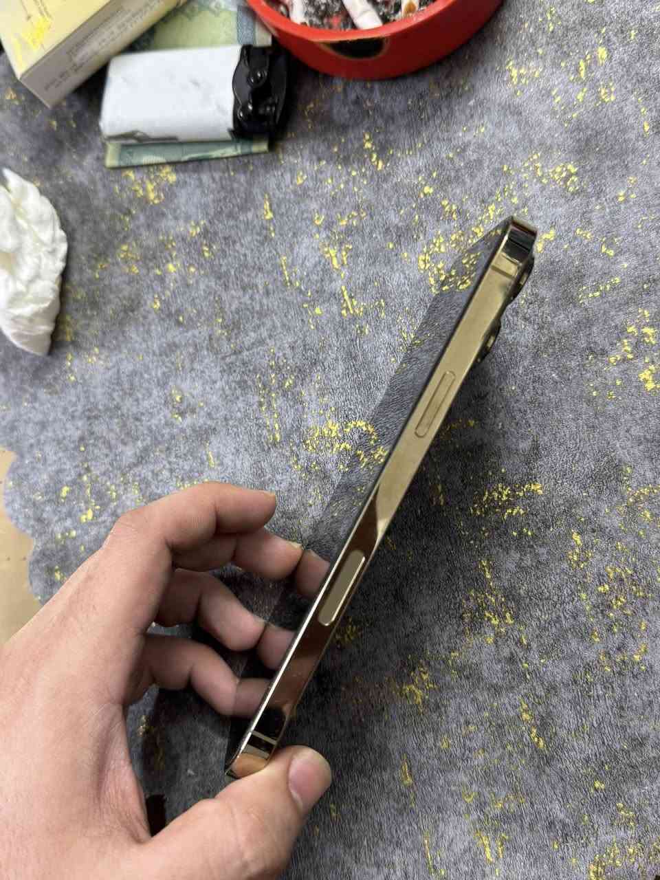 آيفون 13برو ماكس نضيف حيل الجهاز ممفتوح ابد كلشي ممبدل بي مساحه256البطاريه 81بلادي لتواصل واتساب***********
