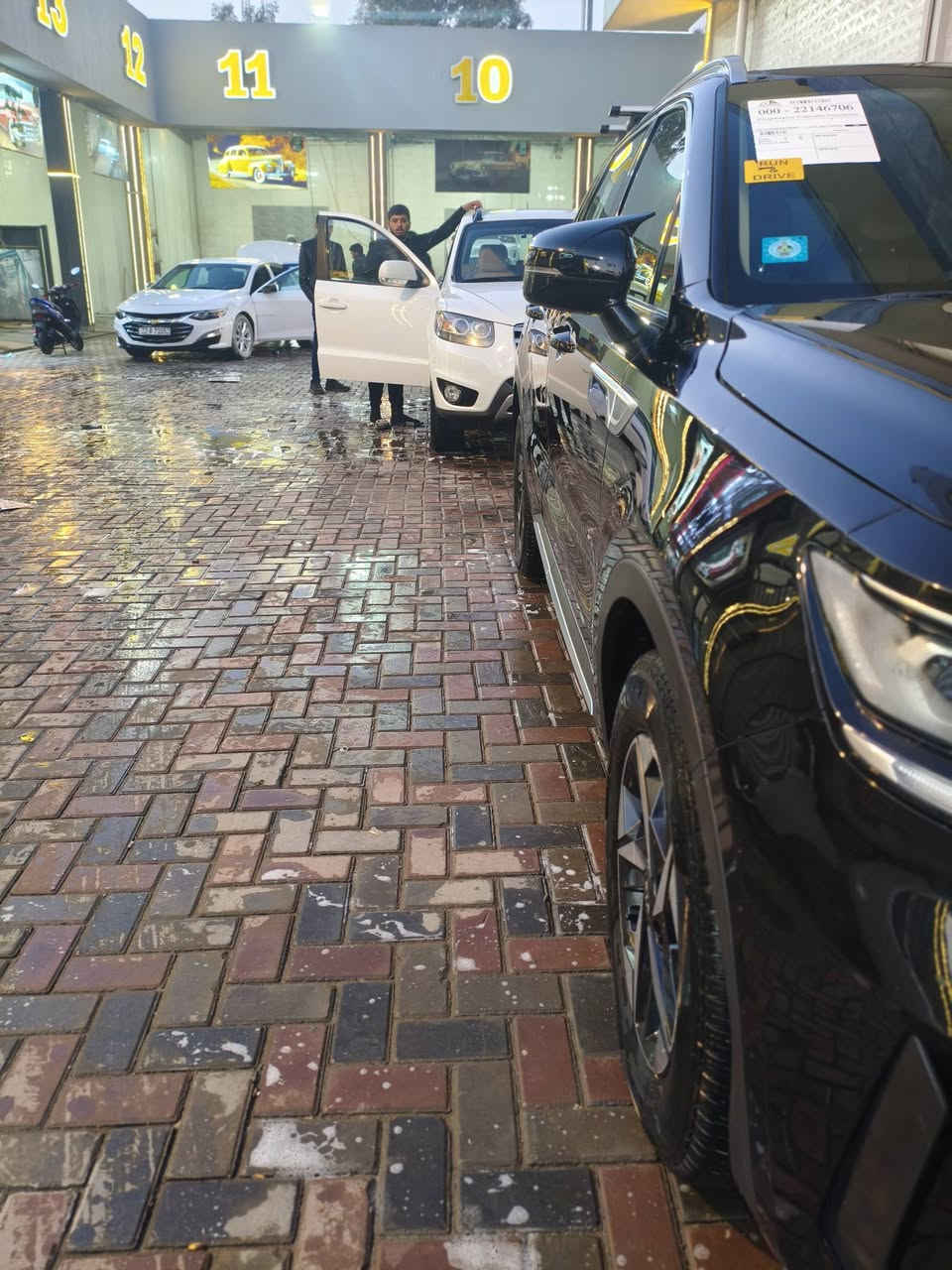 السلام عليكم
اعيد النشر بسبب الناس الي ماعدها مصداقية 
( مراوس) (جارجر اوباما )(يفضل فور ويل)
سورنتو 2021 هايبرد فول الفول رقم بغداد تبدل بنيد وصبغ جاملغ خلفي فقط الباقي كفاله عامه سياره جديده جدا وماشيه ٤٠ الف
مكينه( ٤ )سلندر تيربوا هايبرد بقوه ٢٥٦ حصان انشط من ٦
المواصفات:
بصمه 
تشغيل عن بعد
شاشه جبيره
كامره
بنوراما
كشنات منفصل Vip
كير ماوس 
كشنات جلد
تدفئه بل كشنات
اوتو هولد 
ابل كار بلي + اندرويد اوتو 
تحديد مسار 
شاحن لاسلكي 
نظام نزول منحدرات 
سايد بريك كهربائي 
سبعه راكب
رادارات
اشاير لكزز
لايت زنون ثلاث عدسات
شفتات بل ستيرن
وضعيات قياده (ايكو وسبورت وسمارت)
ترحيب بل يدات
صندوق ذكي ينفتح عند الاقتراب 
سياره هايبرد تفويله تمشيك 950 كيلو تنسى صرف 
مكانها بغداد الشعب 
***********
