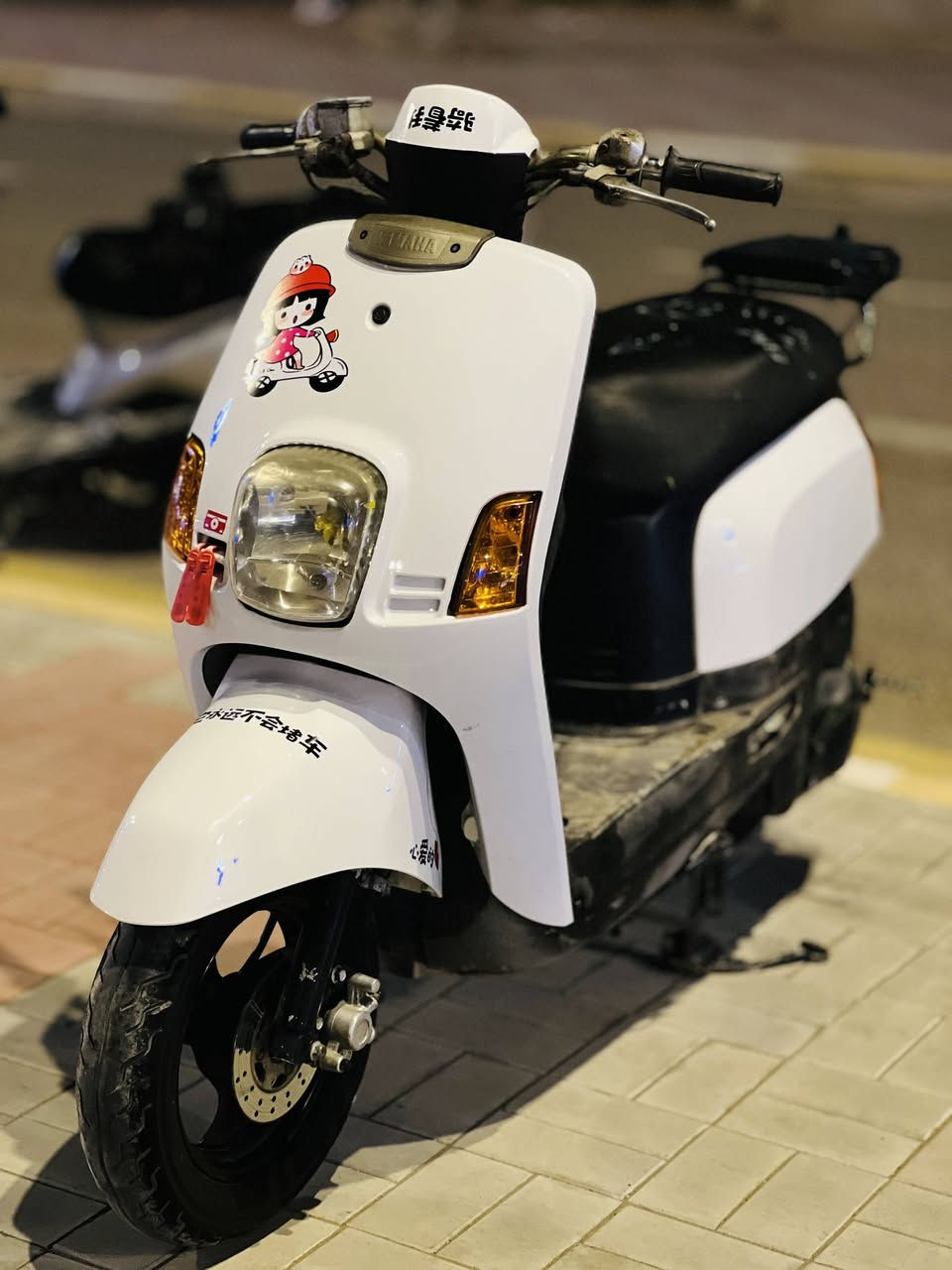 ماكس بوليس ما مفتوحه طالعه من المعرض صارلها ٣ اشهر نضافه فول وعليها ادامه كفرات تجاريه البلاديه موجوده رايدها ب٨٠٠
***********
