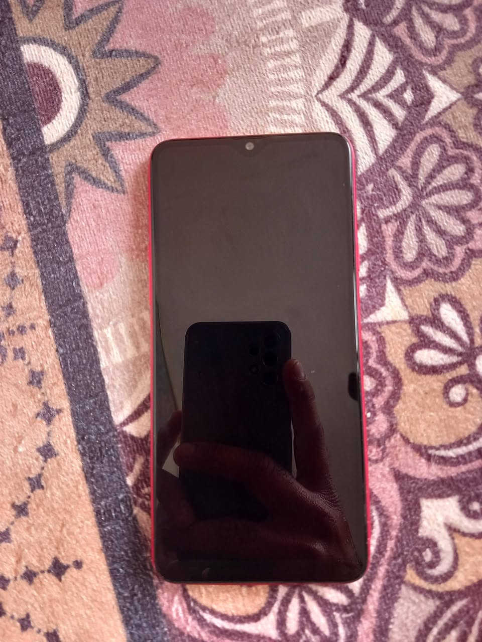 سلام عليكم تليفون اي 20نضيف شرط الفحص بصمه ذاكرته 32 مكاني حي المعلمين الجديد ***********سعره 100وبي مجال الشراي يدلل
