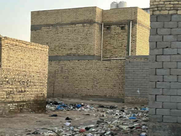 قطعه زراعي 150 متر بسديناويه بشارع المثلجات(شارع المستوصف) قريبه ع تبليط 
تتوفر جميع الخدمات كهرباء وماي ومجاري 
وقريبه على المدارس والمستوصف
السعر 18 
 الاتصال ***********
