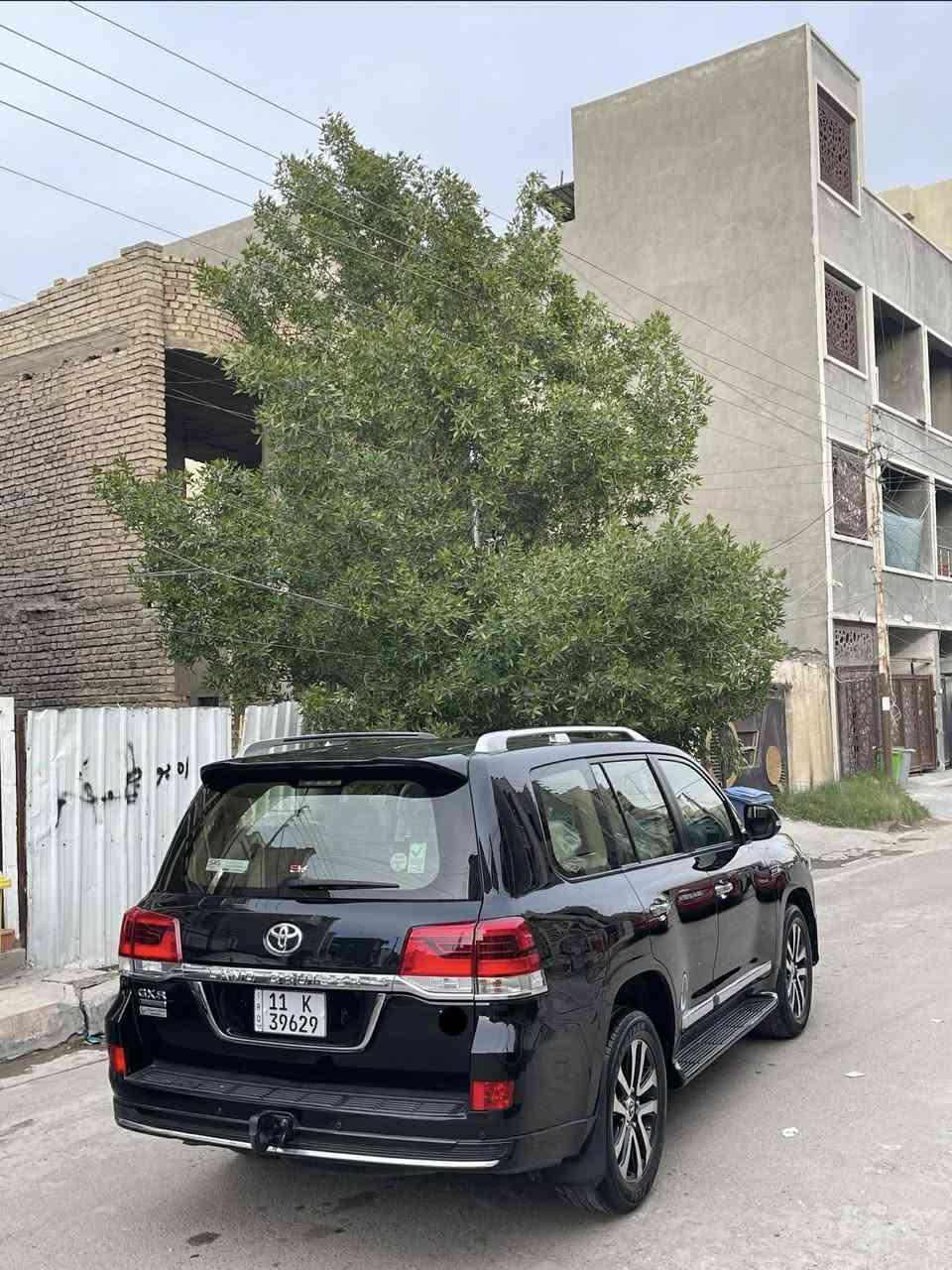 السلام عليكم
للبيع تويوتا لاندكروز 2019 

ساز باب اول ثلاث شاشات وتطبيق 

رقم بغداد باسمي تحويل مباشر

مكفوله كفاله عامه من الصبغ حتى دعاميات بدون صبغ فقط بارد قليل كلش بجاملغ الامامي وبدون فتح شرط

محرك كير لوك على وضع الشركه 

تخم تاير جديد 

ماشيه 74 الف حقيقي 

فوول مواصفات للاخير 

محرك 6 سلندر Gxr

السعر 530 وبيها مجال بسيط 

للاتصال ***********

مكان السياره بغداد المنصور او حي الحسين
