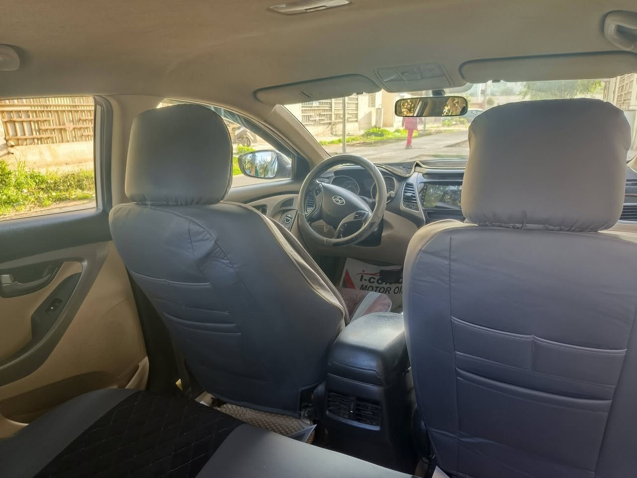 النترا 2015 خليجي محرك 1600مبدل بي كازكيت رقم كربلاء باسمي سنوية 2030 سيارة لونها جارد بدون فتحه بالقمارة وبيها طخات موضحه بالصور وكل شي شغال بيها مكاني كربلاء سعرها 89 ورقة وبيها مجال 
***********
