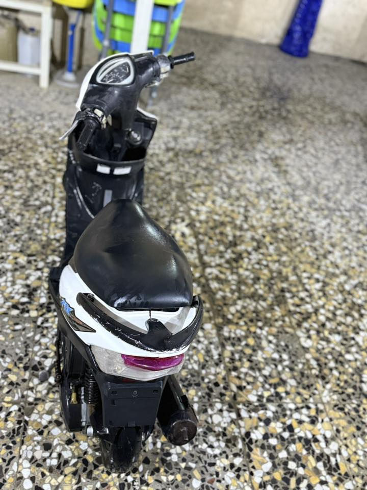 سلام عليكم دراجه ماكس عدله بوشه 49 بلادي ما مفتوحه كلهه شغاله ما بيهه اي نقص مكينه ناعمه شلعه ومعدل السعر 600قفل للاستفسار  واتساب ***********
