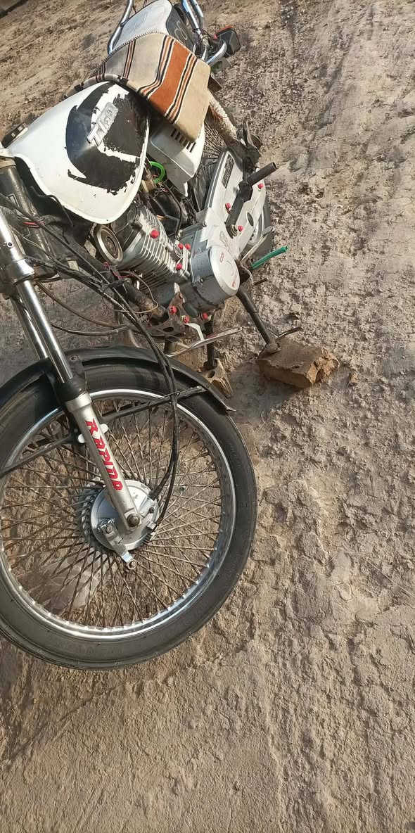 السلام عليكم دراجه لبيع تايكر مديل 20 فول نضافه شعله معدل كهربايات شغاله كاله دراجه شوفت عينك حلوه مرته نصبه فول تجي تفحص وتمشي سعرها 350 بيه مجال ابو ل 300 اعبر ل منشور ما ابيع فدوه لي مو شراي لا يجي ول شراي يشلع عيوني هذه رقمي ***********
