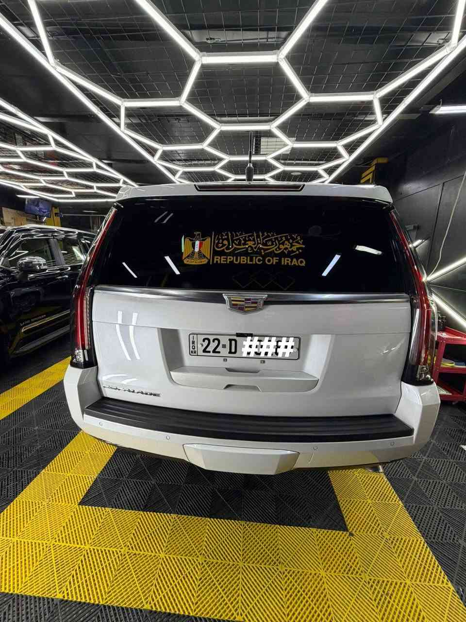 🚘 كاديلاك اسكاليد 2018 للبيع – بحالة ممتازة 🇺🇸 VIP اعلى مواصفات بالسكاليد
ماشيه 137 الف كيلو 
مكفوله السياره كير محرك بيها فقط تعديل PDR بالباب الخلفي وشغل درجه اولى يم حجي محمد المندلاوي بدون صبغ وتكحيل فقط تعديل
 مسويلها ادامه بولش ثلاث مراحل وتشميع حمايه  سياره هزه جديده سنويه جديده كتاب تضليل نسبه 87% مو 80%  سياره حلوه ونضيفه وبالعافيه عالياخذها 

نظام ترفيهي وشاشة لمس + ملاحة
دعم Apple CarPlay و Android Auto
كاميرا 360° + حساسات أمامية وخلفية
جلد فاخر – مقاعد قابلة للتعديل كهربائياً
تحكم في السرعة + مساعد ثبات
نظام صوت BOSE عالي الجودة
تحكم كهربائي في المقاعد + ذاكرة للمقاعد
فتحة سقف
دخول وتشغيل بدون مفتاح
أنظمة أمان متقدمة كتنبيه النقطة العمياء وتنبيه الخروج من المسار 
📞 *********** 
🚩 مكان السياره الفلوجه
 اتصل وبيك خير وتدلل
