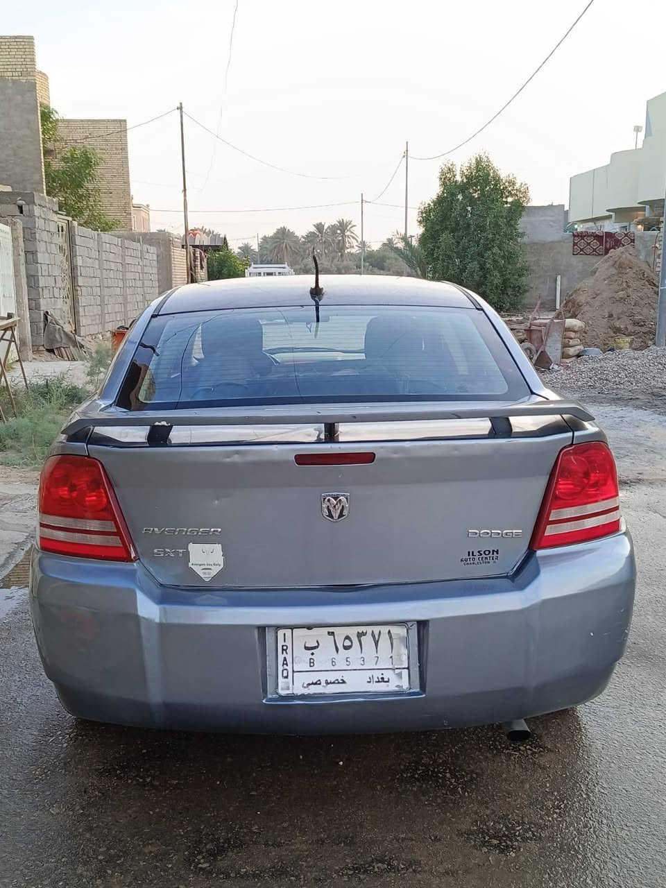 سلام عليكم 

للبيع أو لمراوس دوج أفنجر 2010 رقم بغداد نكليزي سنوية ل2030 مصفره من الغرامات هزه جديدة مساقطة سيارة بإسمي.

محرك 4 سلندر 2400 كير ومكينة خير من الله كهربائيات كله شغاله من الدعامية للدعامية ، صدر الأمامي يرادله شغل 

السعر ٥٨ وبيه مجال 

مكان السيارة بابل ـ قضاء المحاويل  
للأستفسار ***********
