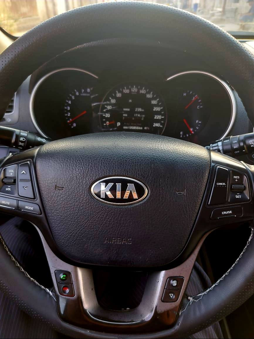 السلام عليكم للبيع كيا سورنتو خليجي مديل ٢٠١٤ رقم بصره جديد تحويل مكفوله كفاله عامه ضربه وبارد وصبغ وزنجار بصمه فتحه كشنات جلد محرك ٦ سلندر ٧ راكب ٣ قطع تبريد تخم تاير السعر ١٨٢ بيها مجال العنوان البصره القرنه للاتصال ***********     +9647853382484
