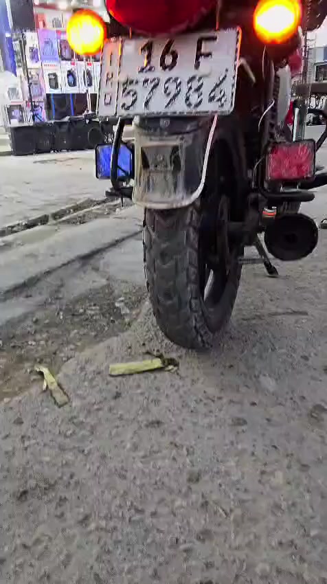 السلام عليكم بوكسر 2022 مسجلة 2020 بالسنويه وهي طالعه بل 2022 شهر ال 8 دراجة خير من الله شلعه ومعدل ما موكفتني ابد الحمد لله تجفيف شركة بس بوشه وبستم  قبل شهرين باسمي لوحات و سنوية انكليزي رقم جديد تحويل ثاني يوم بأي مرور يعجبك تجي تشتري من باب البيت تفحص بيدك او جيب وياك فيتر و تعال بغداد البلديات 
رايدها 1.900.000 مليون و تسع ميه و بيها مجال 
***********
