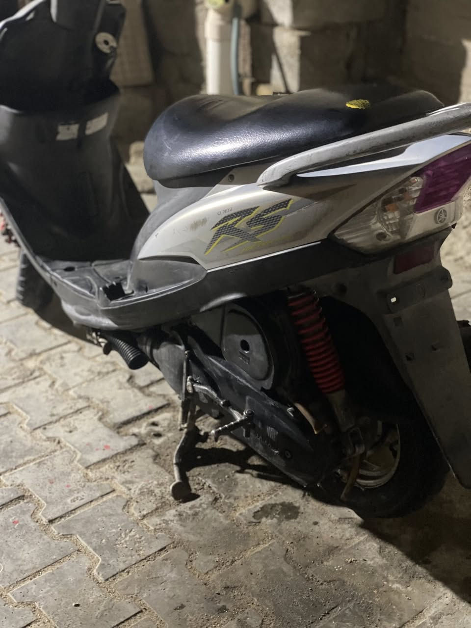 سلام عليكم ماكس عدله بس بستم بدلته وكاله شرطط حتى ما مبينه مفتوحه نواقص عينه كدامك واشاير ولكلوب سلف ماكام يشتغل مادري شبيه قبل يشتغل هسه مادري شبيه اعتقد باتري كاعد دكه هندر شرط بصصره لاصمعي *********** سعر 825بيها مجال قليل
