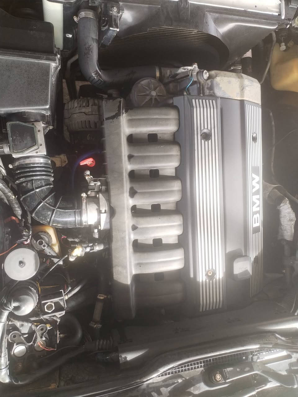 من رخصت الادمن للبيع BMW /525موديل 1992 مكينه گير اكسل حداديه اماميه خلفيه الكل مكفول الغرفه جلد اسود تخم تاير كهربايات كامله مكان السياره مسيان السعر 54 وبيهه مجال ما متواجد عله الفيس  الاستفسار  الرقم ***********
***********
