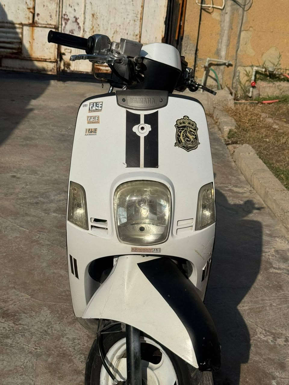 ماكس بوليس للبيع
الدراجه نضيفه و كلشي جديد 
كابريتر جديد
فيتبم جديد 
باتري جديد 
الدراجه نكره نقصهه بس هندر 
السعر ٤٠٠ وبيهه مجال 
متواجد واتساب /***********/
