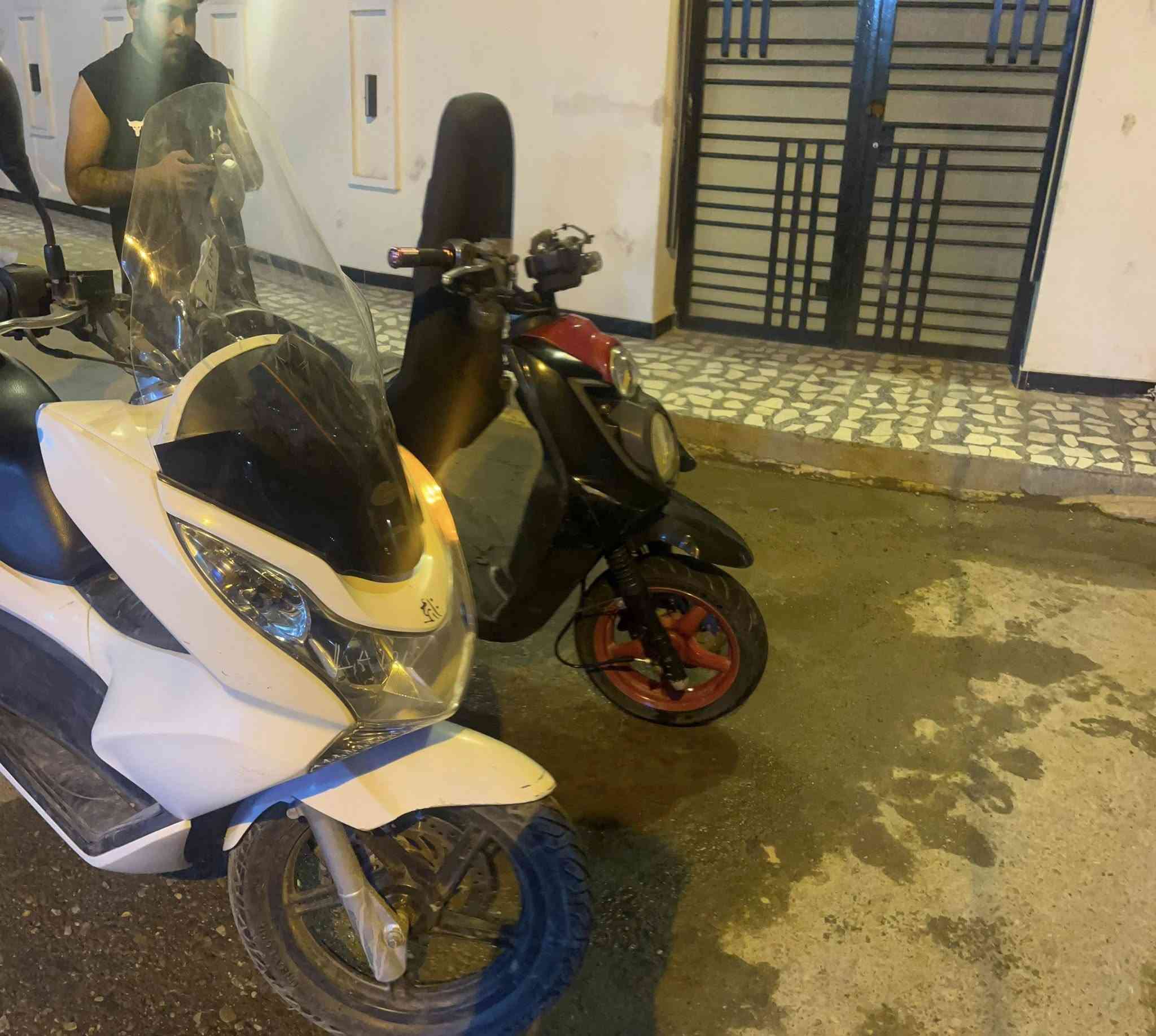 بي سي اكس جيل الاول
للبيع 

دراجه رمبه ياباني اي نقص مابيها نكره ب اي وقت 

مصارلها هواي من نازله من رمبه 

دراجه خير من الله بيها تزويد 

من خارج 

صالنصه ستاند حساسات 

مدايريها كله محسن ودهن امزويل كل ١٥يوم 

برغي مامفتوح بيها 

اجتي ماشيه ٣٠ 

واني مشيت بيها هنا صارت ٣١و٤٥٠

دراجه سعرها ١٣ قفل 

+964 775 394 3795

مكاني بغداد زعفرانيه دراجه عوزها سايق


**إذا كنت صاحب هذا الإعلان وتريد حذفه لأي سبب، رجاءا أرسل رسالة إلى الدعم الفني**