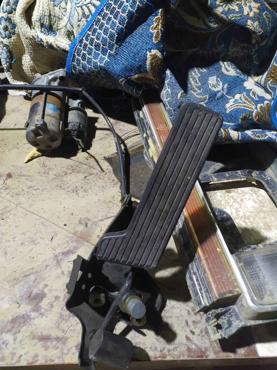 اسلام عليكم شباب اغراض هارتوب للبيع ***********
