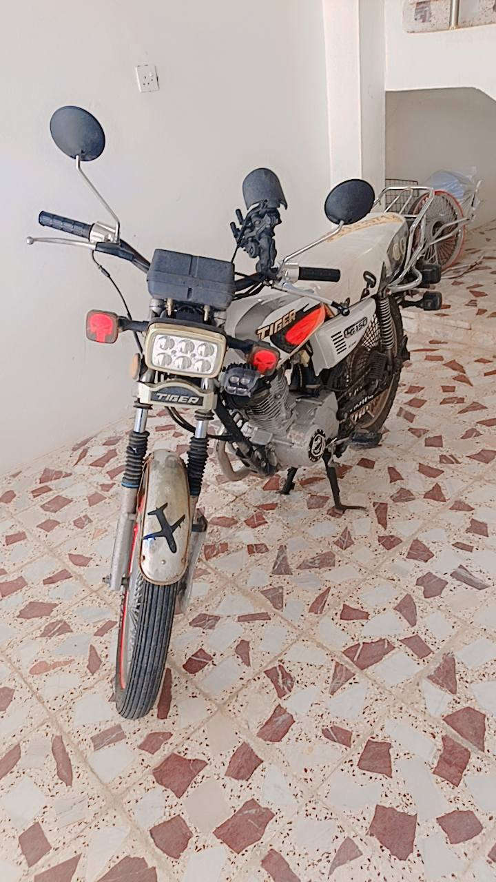 من رخصة الادم ..
السلام عليكم ماطور تايكر 2019 للبيع مرقم شرط التحويل
نضافة اخو الفول كهربائيات شغاله 
السعر مليون و٧٠٠ وبيه مجال للشراي 
الي يحب يتواصل عالخاص او عالرقم واتس اب ***********
