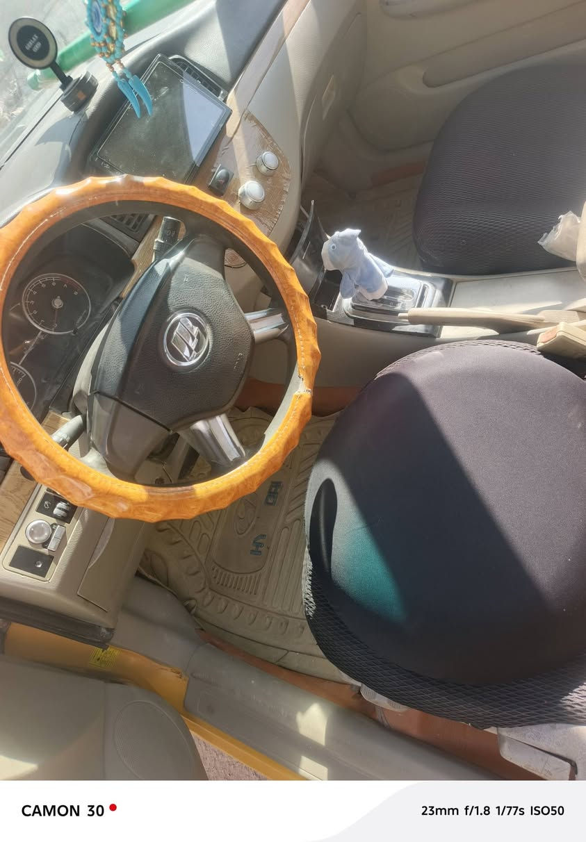 يا الله سلام عليكم سياره ليفان 620 السياره محوره 1800 استوني محورها قبل شهر السياره كفاله عامه مصبوخه جماليه حداديه 90/100 التبريد يرادله بس تربط الصوندات بلكبريسر وتشحن غاز فقط السياره بأسمي مداورها استوني بأسمي مصفره هيئه ومرور السياره ما عايزه برغي العنوان نجف كوفه رقم الهاتف: *********** غير متواجد على الفيس بس واتساب واتصال على الخط فقط
