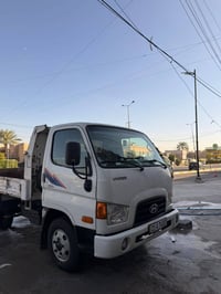 شاحنة هونداي ٢٠١٢ • محرك ٤٠٠٠ • كفاله عامه