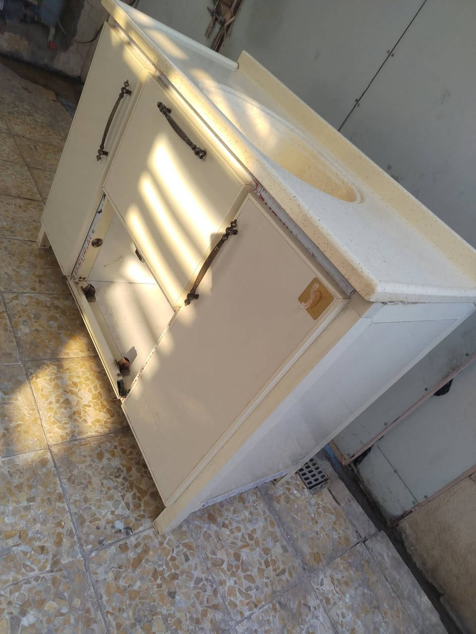 سنگ للبيع تفصال  مو جاهز+ مرمر طبيعي/
الضرر بيه باب واحد  نقص موضح بالصور
الشراي الاتصال على الرقم *********** متوفر واتساب
