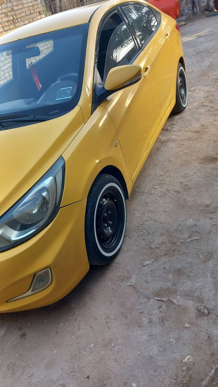 1600أكسنت  2012 كفاله عامه ضربه وصبغ وكير ومكينه وتبريد بأسمي السعر 80 رقم الموبايل ***********
