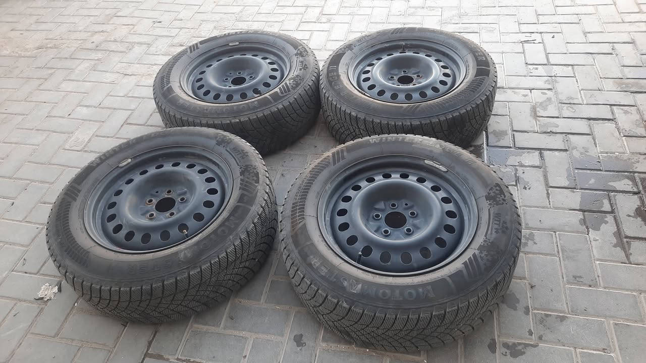 للبيع
تخم تاير مع ويل اصلي بلاد 
حجم 225/65R17
كان مشدود على راف فور ياباني ٢٠٢٤ دخول جديد امريكا

سعر التخم كامل ****
ويل + حساسات + تاير  ٤٠٠ الف 
بصرة حي الحسين 
***********
فقط تخم كامل ابيع
