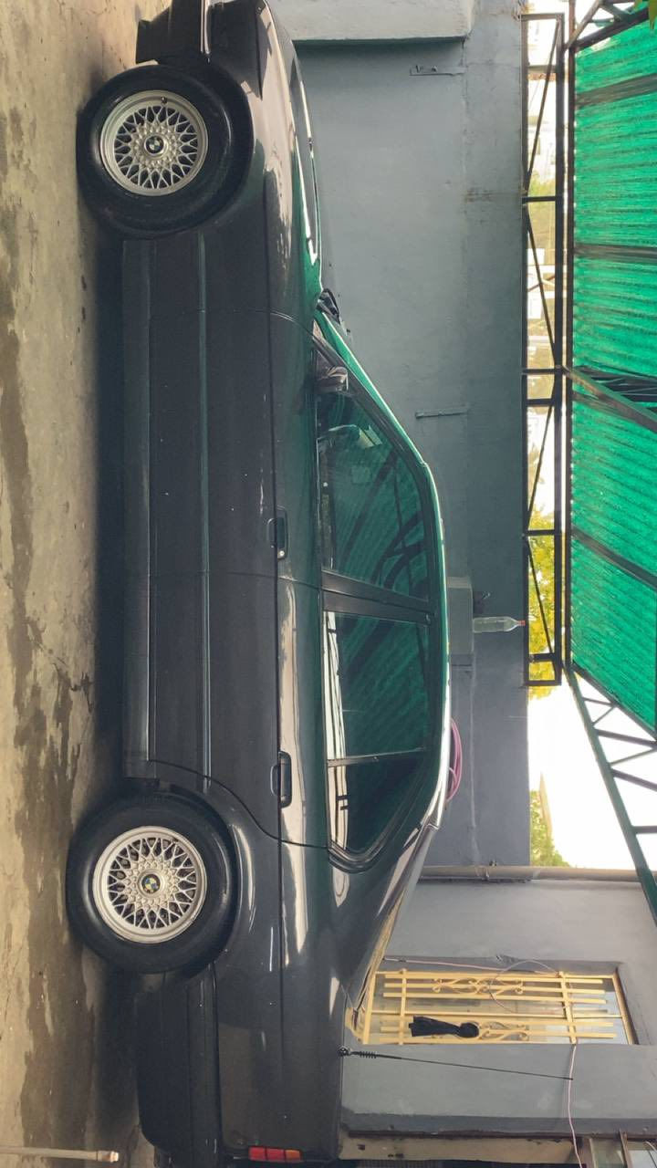 بي ام دبليو للبيع
موديل1991
525i  فول فول مواصفات بجم عريض 4جامات كهرباء داخل بالكامل جلد سلايت  كير محرك كلو شرط طخم تاير جديد وياله خلية رقم نينوى مسطره كاربون بيها 
السعر70وبيها مجال بسيط 
***********
***********
