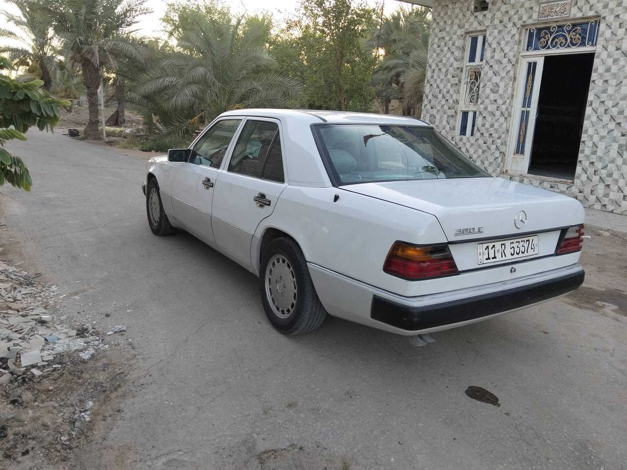 السلام عليكم دب موديل 1989 بلادية كير ومحرك 300 قبل شهر شادهن حاوية تبريد على السويج سيارة جاهزة من فضل الله بسمي رقم بغداد انكليزي البيع شرط المداور السعر 70 بيها مجال قليل جداً للشراي اتصال فقط *********** اعتذر عن الرد بالتعليقات واتساب موجود اتصل وادلل
