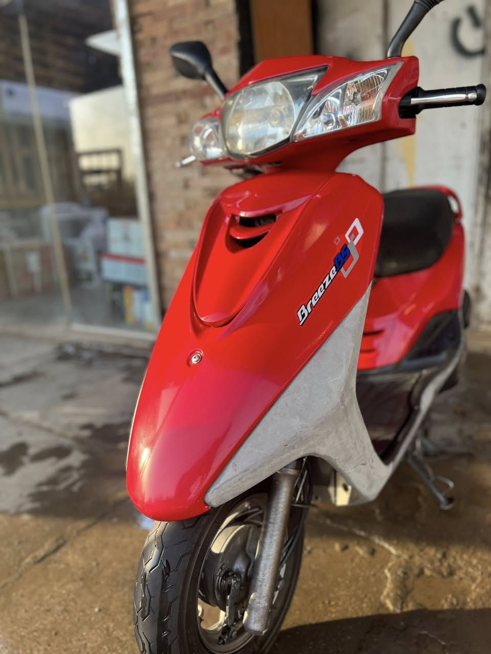 سلام عليكم بريز ببغاء للبيع لدراجه مكفوله كفاله عامه صارله شهر من نازله من لرمبه ماشيه 79ا الف وبلعراق ماشيه 8000 كفراته ختم واحد ولمحرك مكفول ( لدراجه مكفوله )من الاخير ولسعر: مليون و50 وبيه مجال حك الجيه لعنوان :جسر المثنى قرب الجزيره السياحيه للأستفسار *********** خاص او واتس اب
