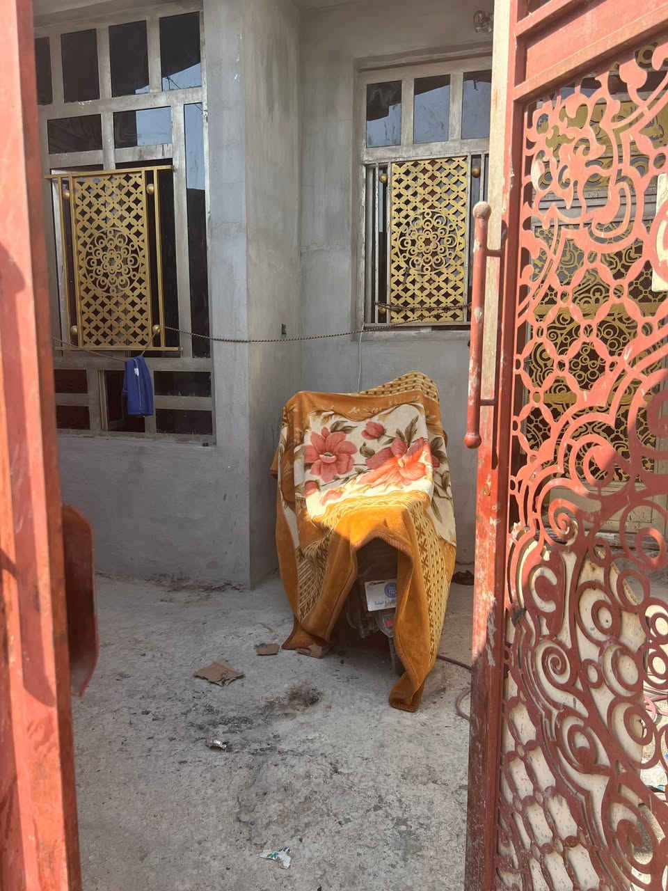 بيت لبيع لمسحيه 125 لسعر اربعين ملوين قفل مكان لبيت وريه مجمعا إلا راحب جبيل لثنيه منطقت لسد للاستفسار عن طريق هذا الرقم ***********
